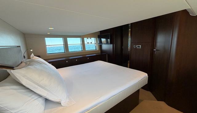 S48 yacht for sale 25