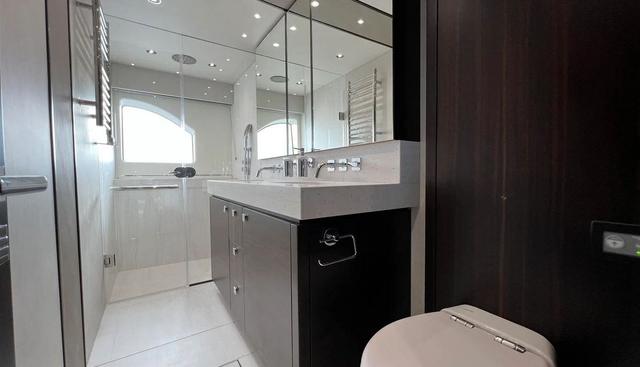 Sunseeker 76 yacht for sale 14