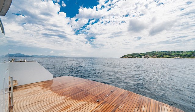 Ice yacht for sale 52