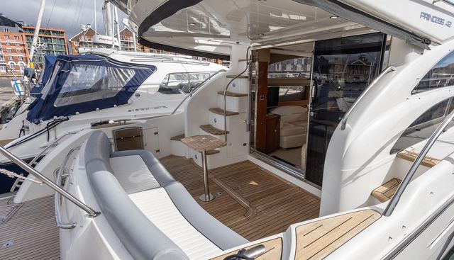 Silver Fox yacht for sale 17