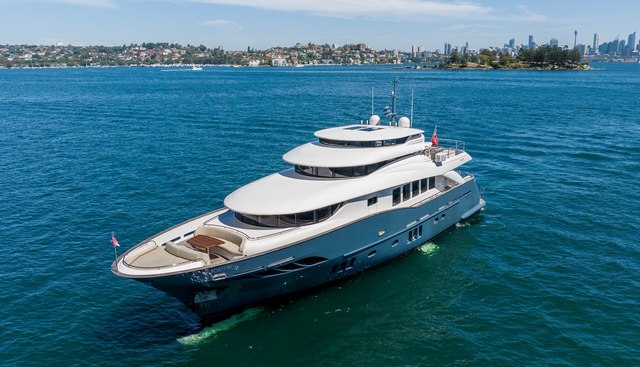 Domus yacht for sale 32