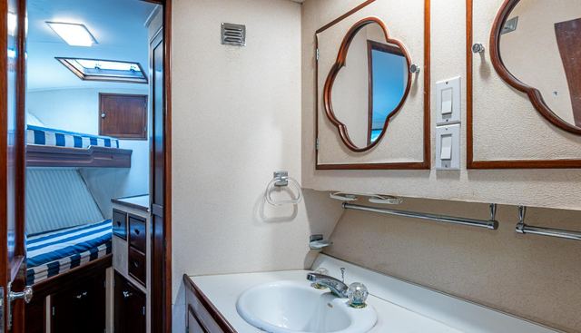 ABLE HAND yacht for sale 33