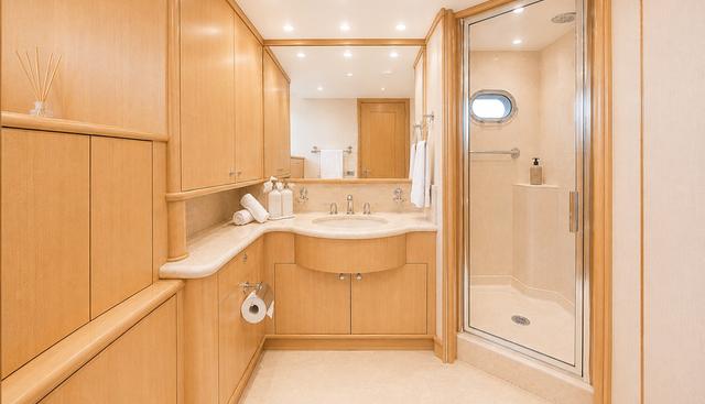 FAVOR yacht for sale 35