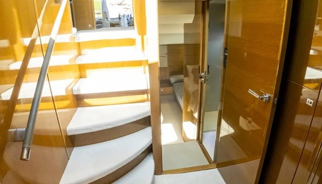 Astro yacht for sale 18