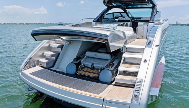 CLUB T yacht for sale 24