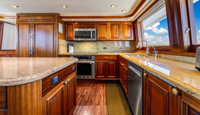 FIRST LIGHT yacht for sale 35