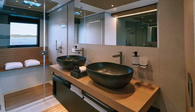 LIFE MOMENT yacht for sale 15