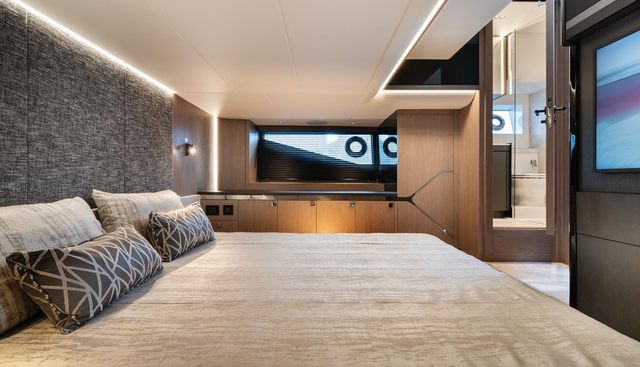 7462555 yacht for sale 17