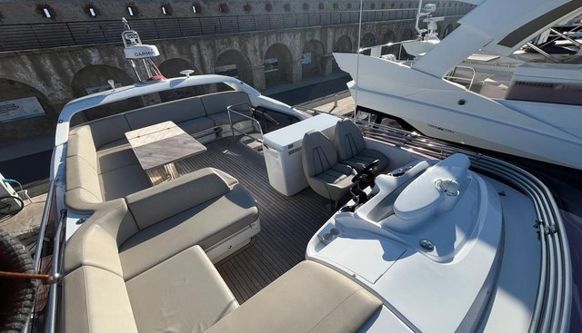 F55 yacht for sale 9