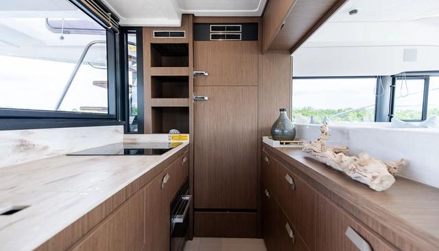 F4.9 yacht for sale 24