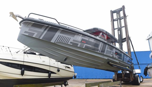 Brabus Shadow 900 Sun Top yacht for sale 54