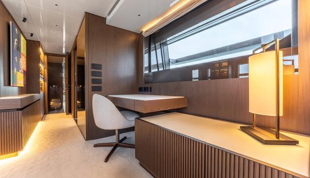 ICE OF LONDON yacht for sale 20