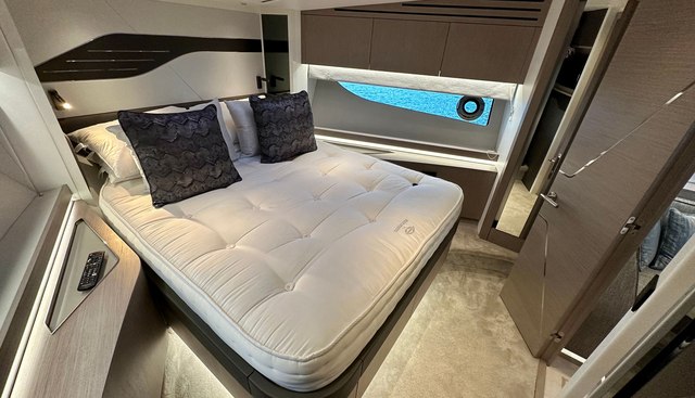 STINGRAY yacht for sale 30