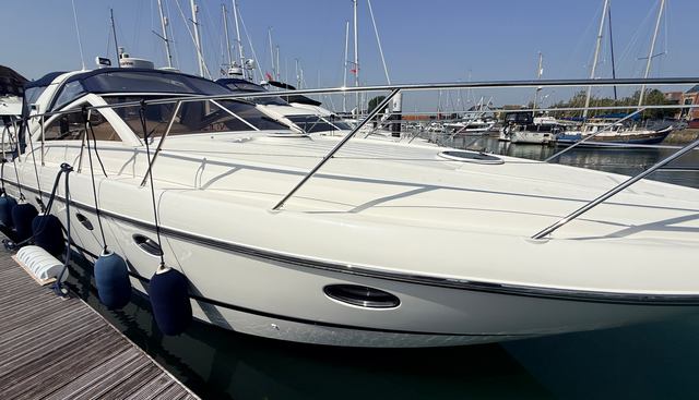 Footloose yacht for sale 23