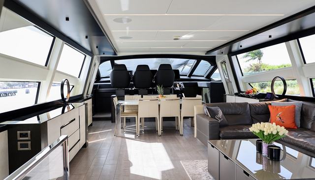 QUEEN B SPORT yacht for sale 10
