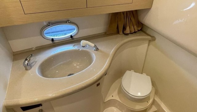 Gin Trap yacht for sale 39
