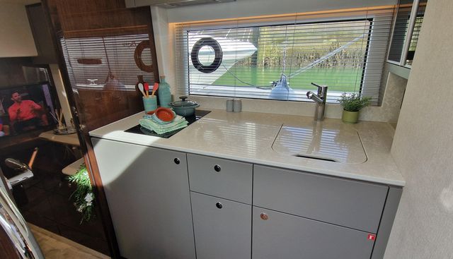 noname yacht for sale 33