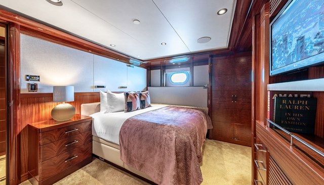 VALINOR yacht for sale 39