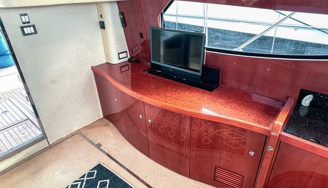 DRAGONFLY yacht for sale 14