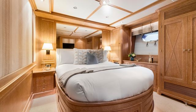 SOHO yacht for sale 24