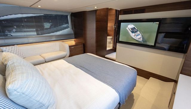 V55132 yacht for sale 33