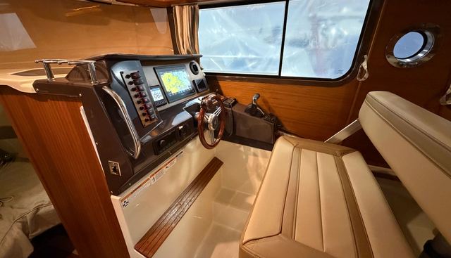 JUNI yacht for sale 14