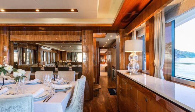 MAORO yacht for sale 9