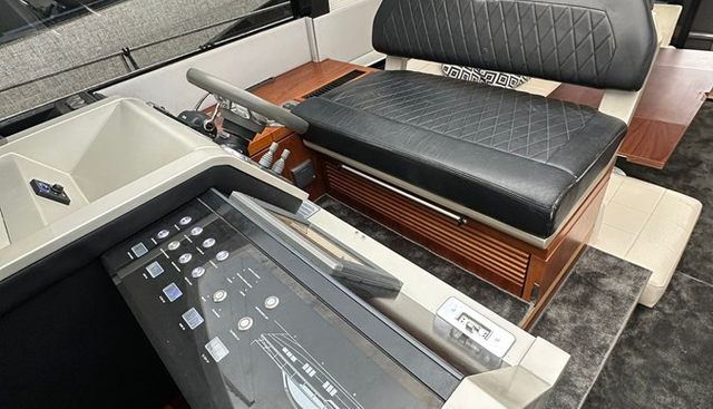 FAIRLINE TARGA 50 GT yacht for sale 13