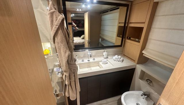 SL94 yacht for sale 27