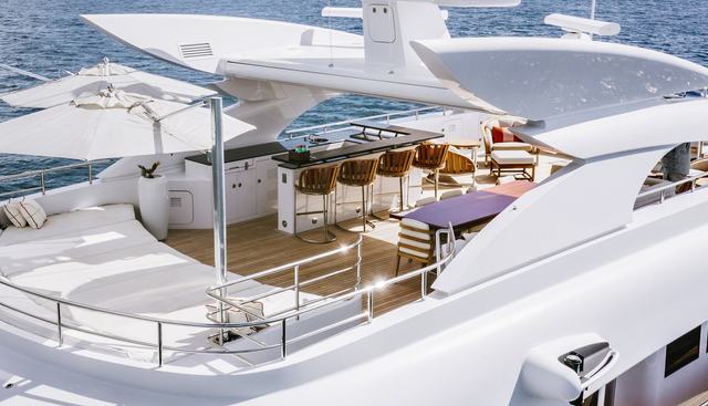 Daisy D yacht for sale 22