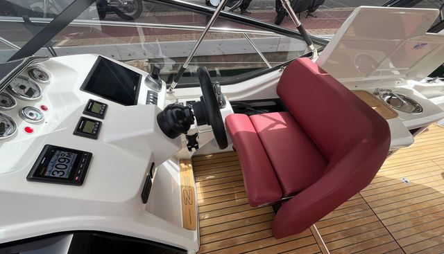 Z35 yacht for sale 14