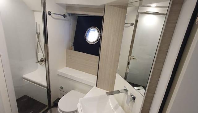 CRANCHI E52F EVOLUZIONE yacht for sale 18