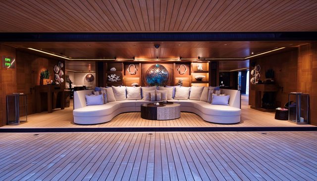 LUNA yacht for sale 19