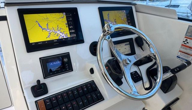 In Pursuit yacht for sale 13