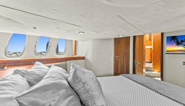 Cheers yacht for sale 33