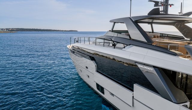 ICE OF LONDON yacht for sale 48