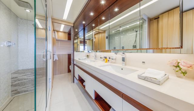 DYLAN ANNE yacht for sale 15