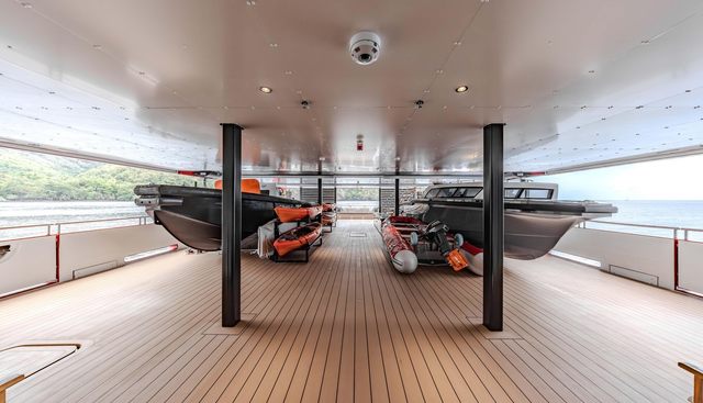 AKULA yacht for sale 38