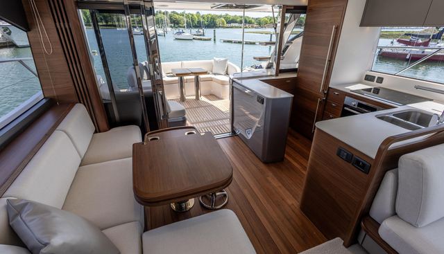 S65532 yacht for sale 19