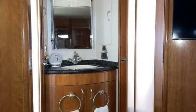 PISCO SOUR yacht for sale 42