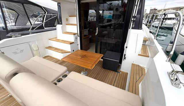 F380 yacht for sale 12