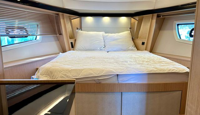 LADY V yacht for sale 23