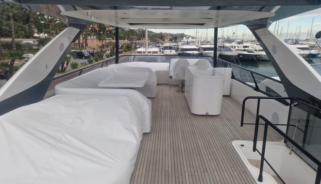 Azimut 72 Fly  yacht for sale 3