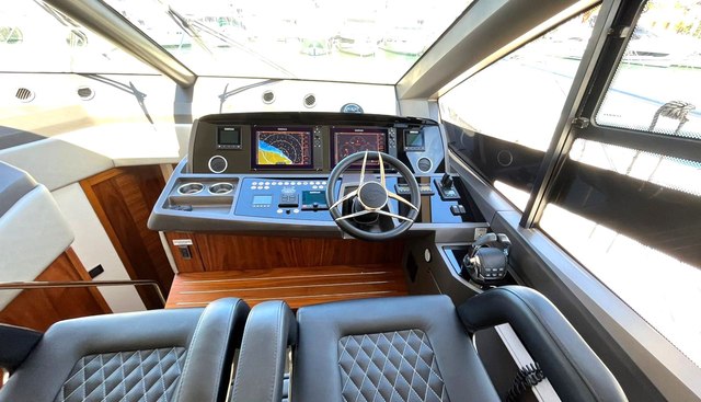 MANHATTAN 52 yacht for sale 14