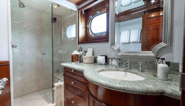 LUCY yacht for sale 47