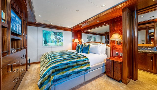 VALINOR yacht for sale 34