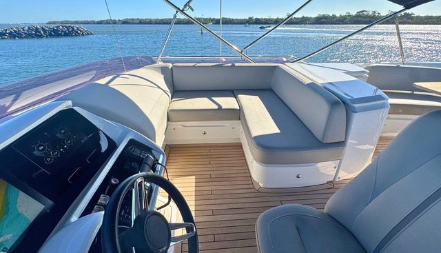B III yacht for sale 32