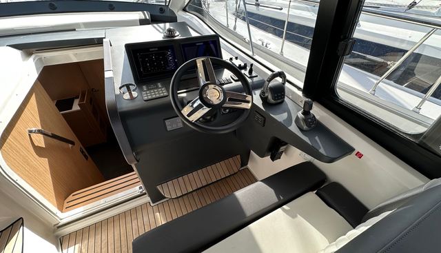 Auray yacht for sale 12