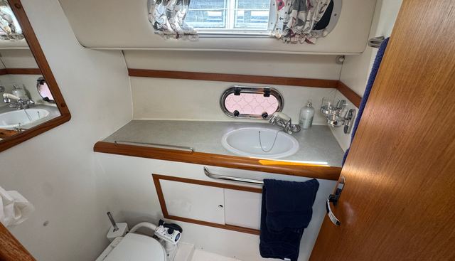 Bliss yacht for sale 35