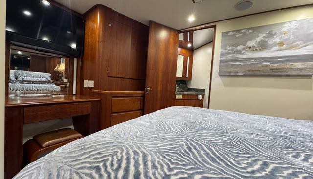 PIER PRESSURE yacht for sale 33